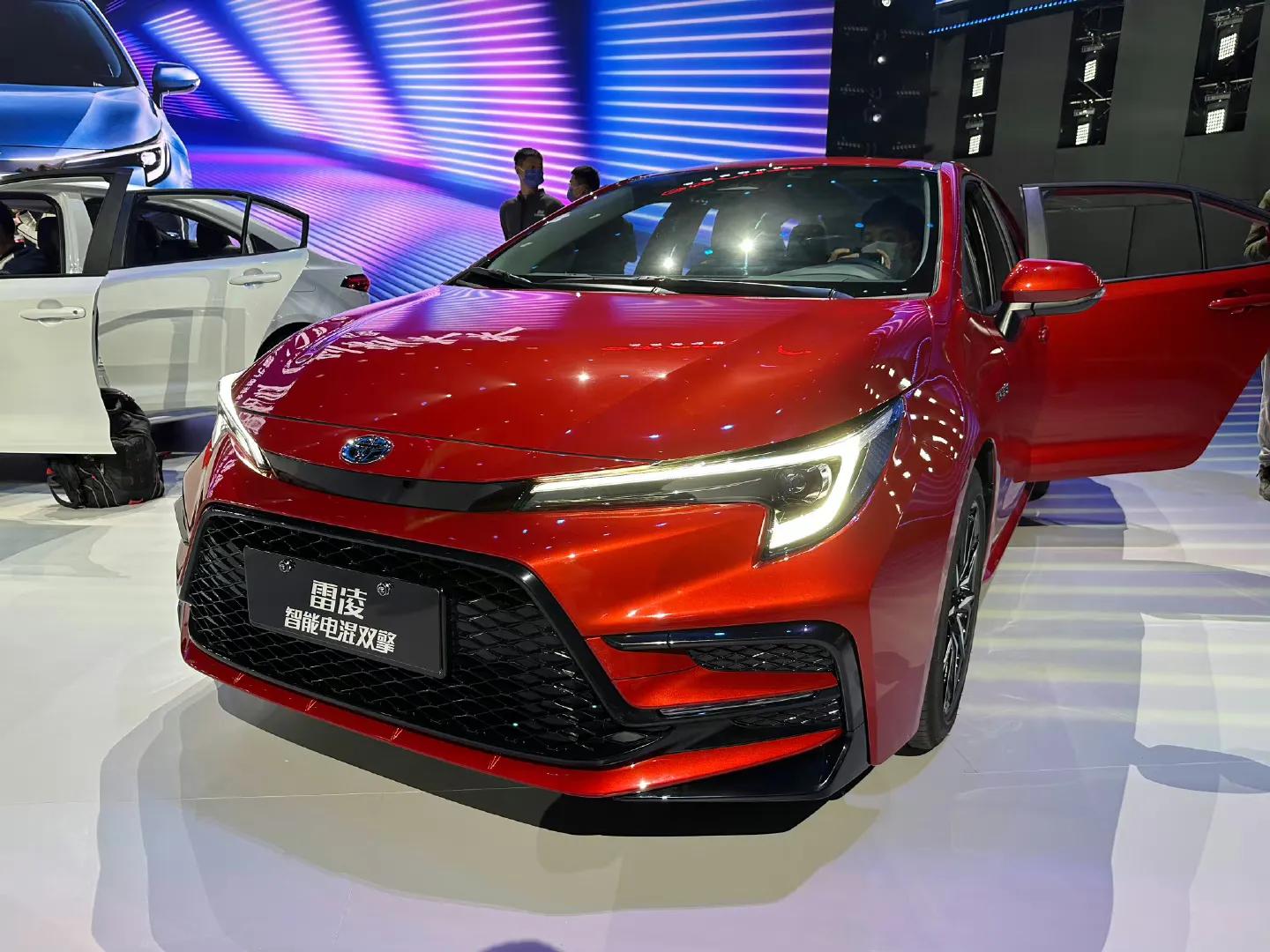 雷凌能当婚车,结婚红轿车推荐