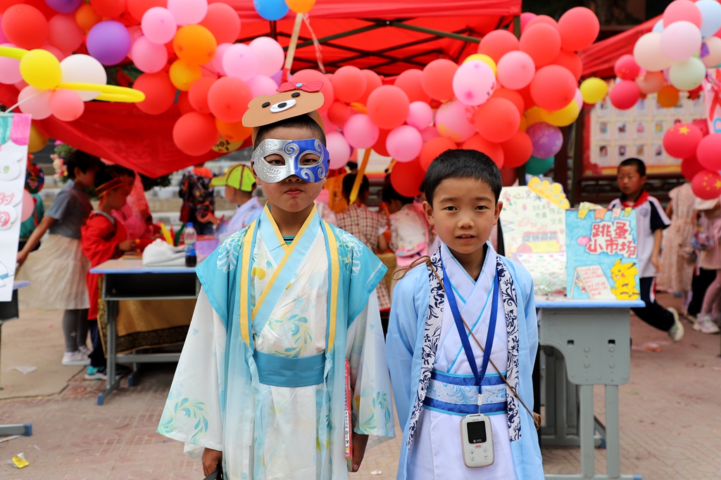 城关小学一年级跳蚤市场,跳蚤市场小学卖乒乓球