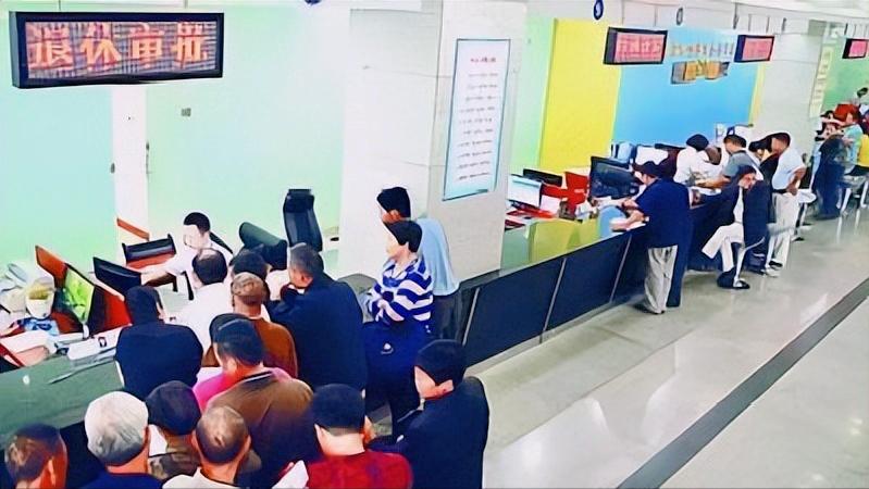 破产企业职工退休当月有退休金吗,破产企业职工退休领取独生子女费