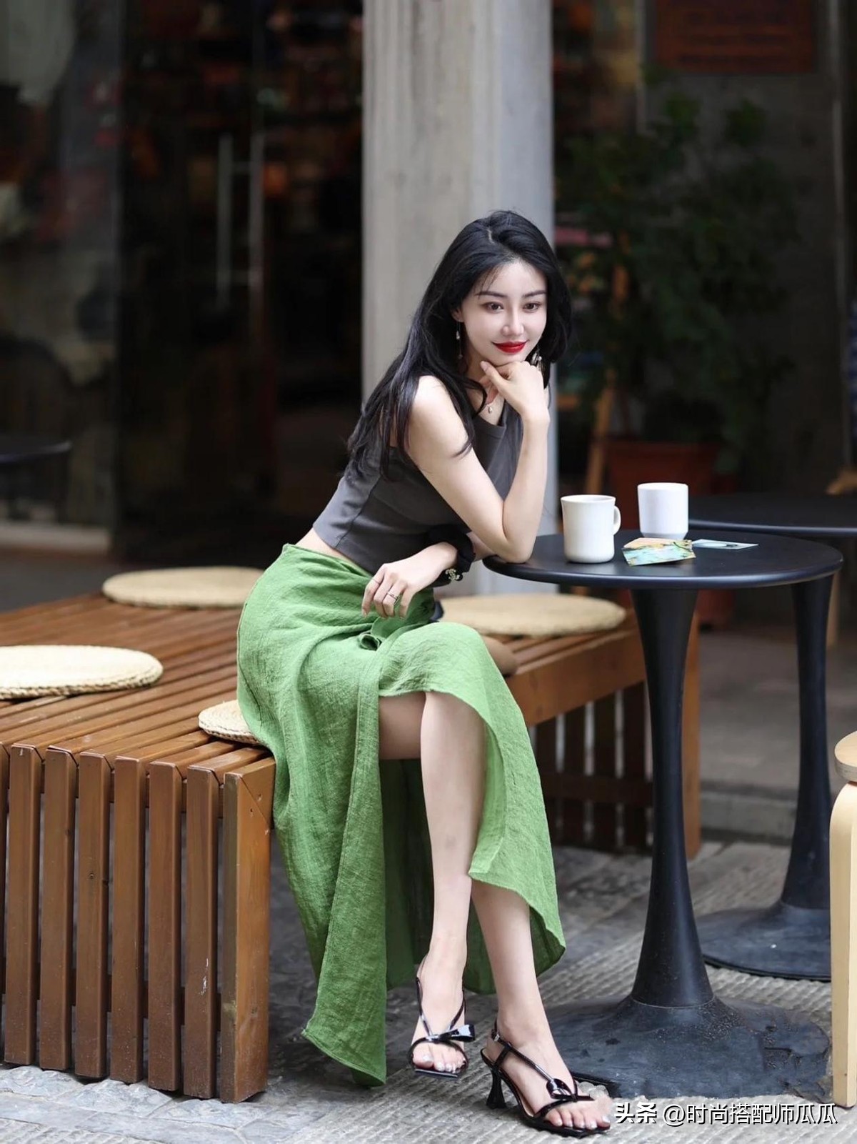 街拍如何穿修身裙子,裙子穿紧点还是松点