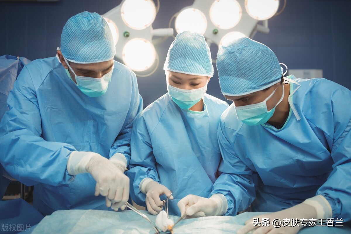 *处私**长痘痘可别不当回事可能是性病…