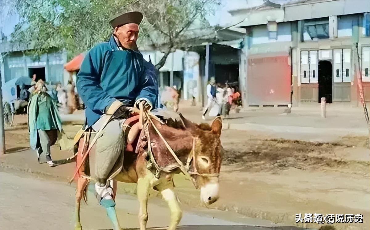 21张真实又罕见的老照片，阴毛假发工作者，我怀疑他用错地方了2