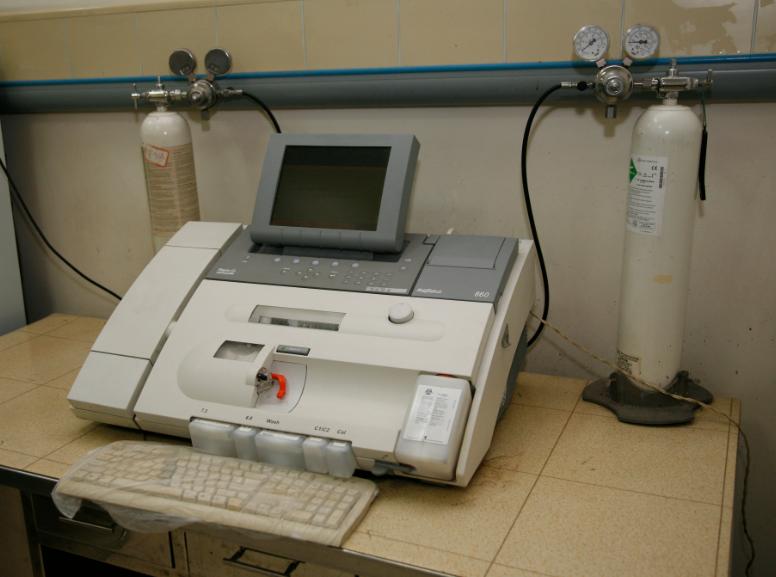 确定全麻手术后马匹心律失常的患病率和性质，评估心律失常的风险