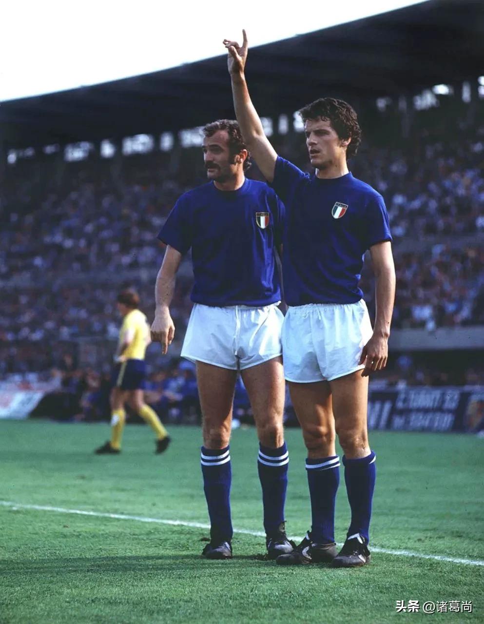 曾经的男模军团，意大利世界杯球服变革