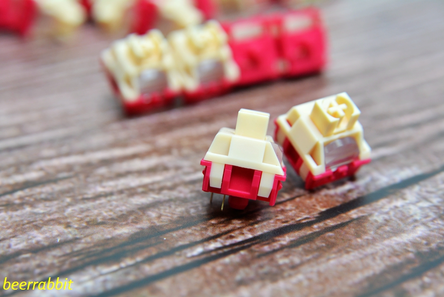 珂芝k75ttc烈焰紫,k75珂芝ttc快银轴是性能版吗