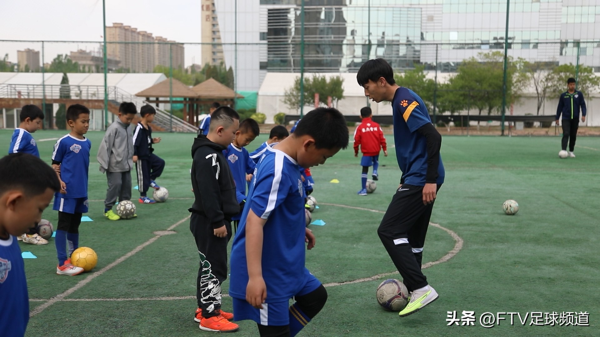 豪杰俱乐部投资1万每天赚200,豪杰俱乐部视频