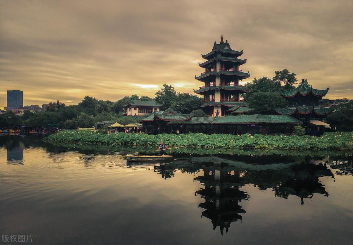 中国最值得旅游的8座城市,中国最值得去的100个城市