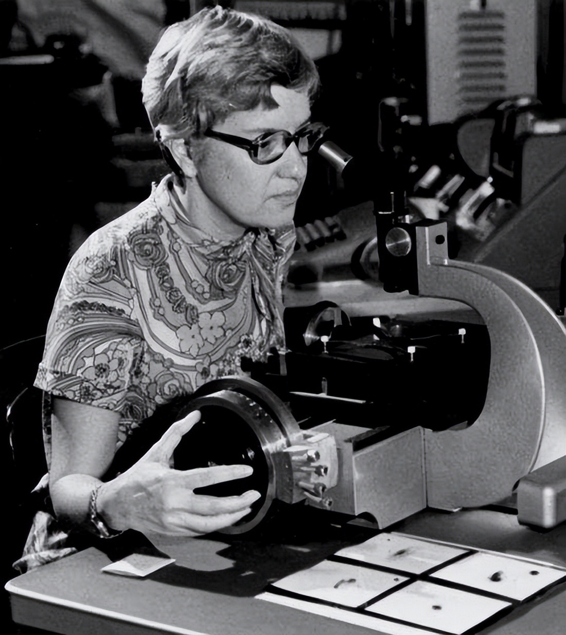 银心黑洞是类星体吗,宇宙银心黑洞到底是什么样子