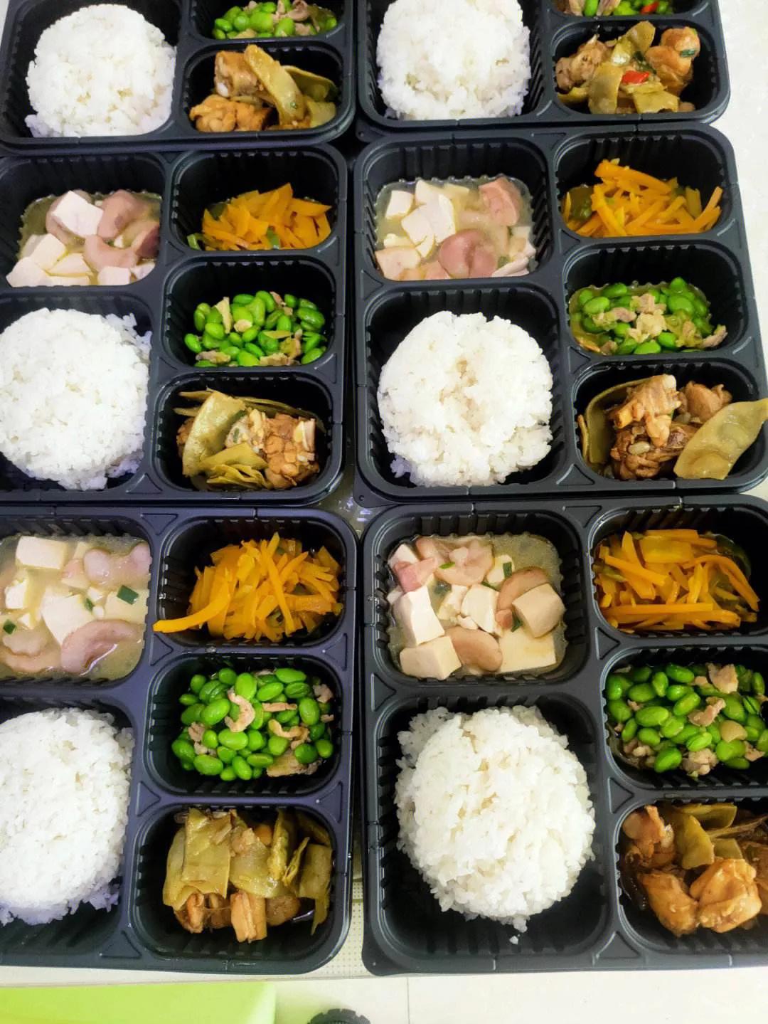 我38岁了应该干点啥赚钱,我四十多岁靠摆地摊养活自己