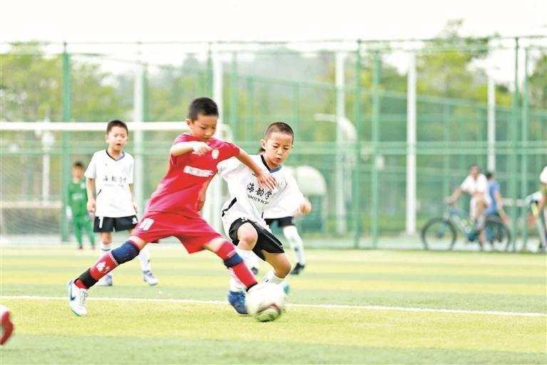 10战9胜1平!深圳宝安海韵学校足球小将厉害了