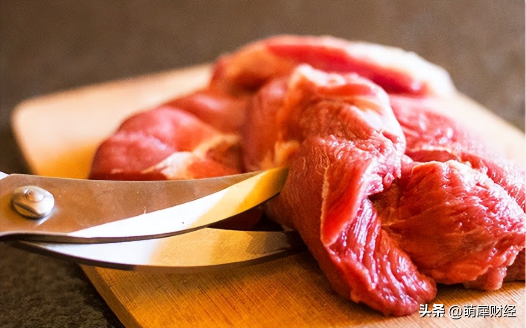 内蒙古狼山镇变“奔富村”：年收入翻十倍，县城买别墅是什么撑起牧民的钱袋子？