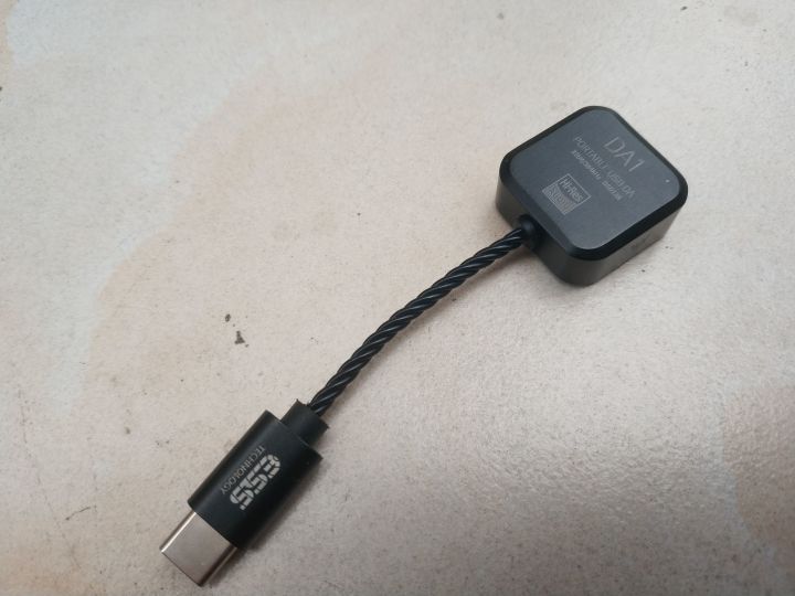 威泽首款入耳式耳机,威泽头戴式耳机测评