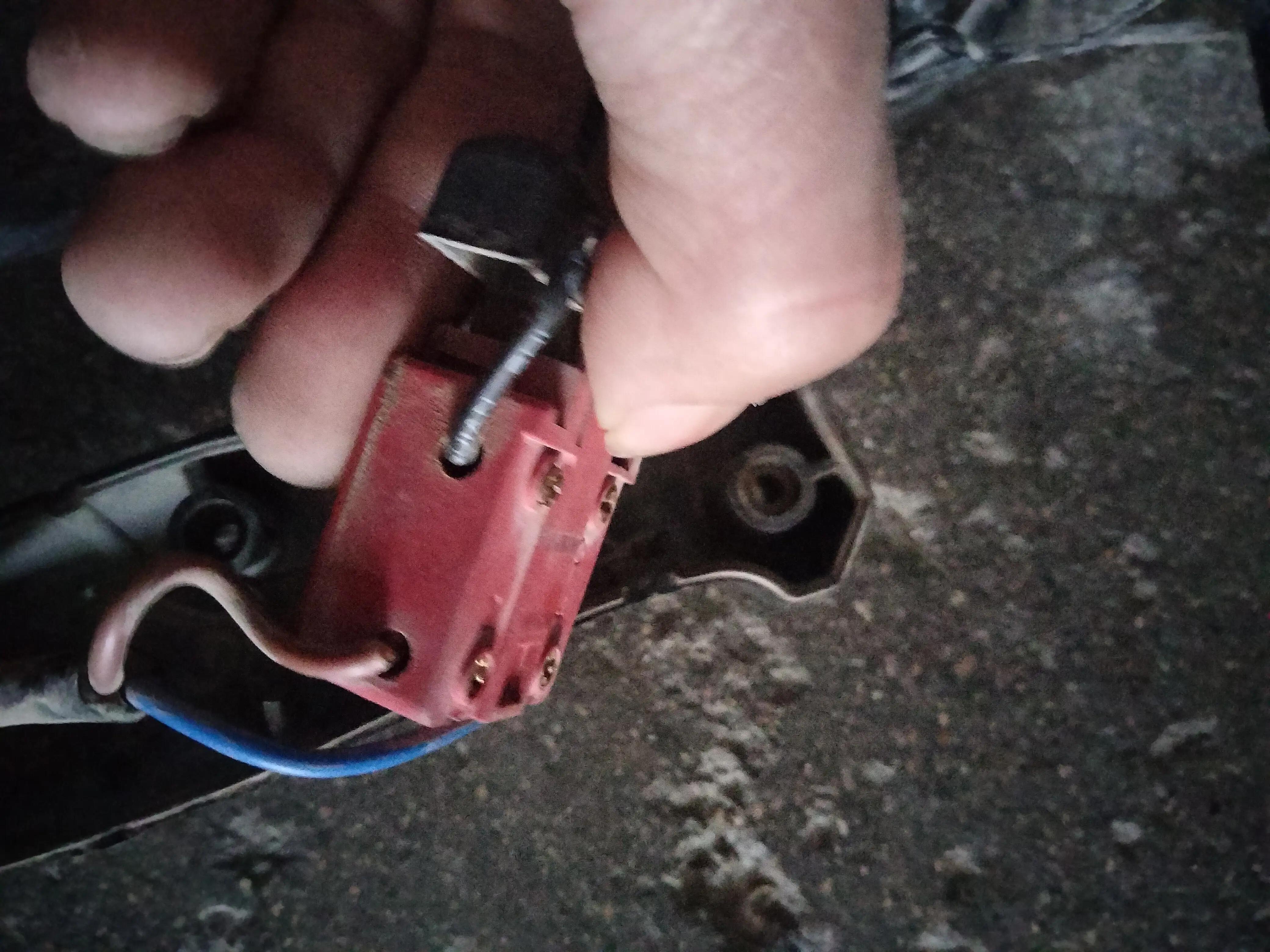 电锤的开关只有两个接线柱怎么接,两用电锤开关接法