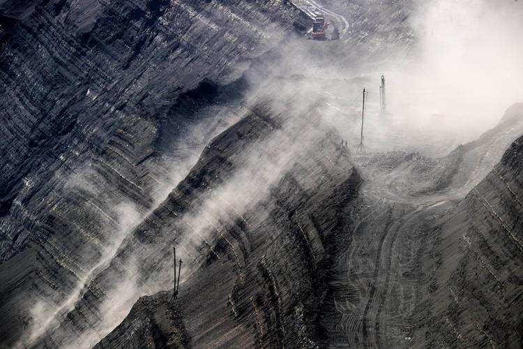 煤层55米厚的亚洲第一露天煤矿，连续开采118年后，现在怎样了？