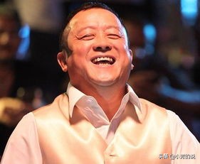 和女儿曾宝仪视频习惯性脱衣服，上厕所一丝不挂戒指都要摘掉