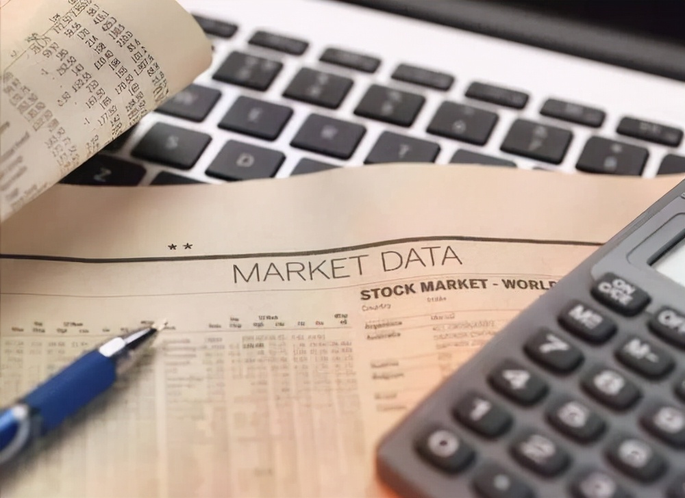 老人捡弃婴考上清华父母认亲,女子捡到弃婴7年父母找到