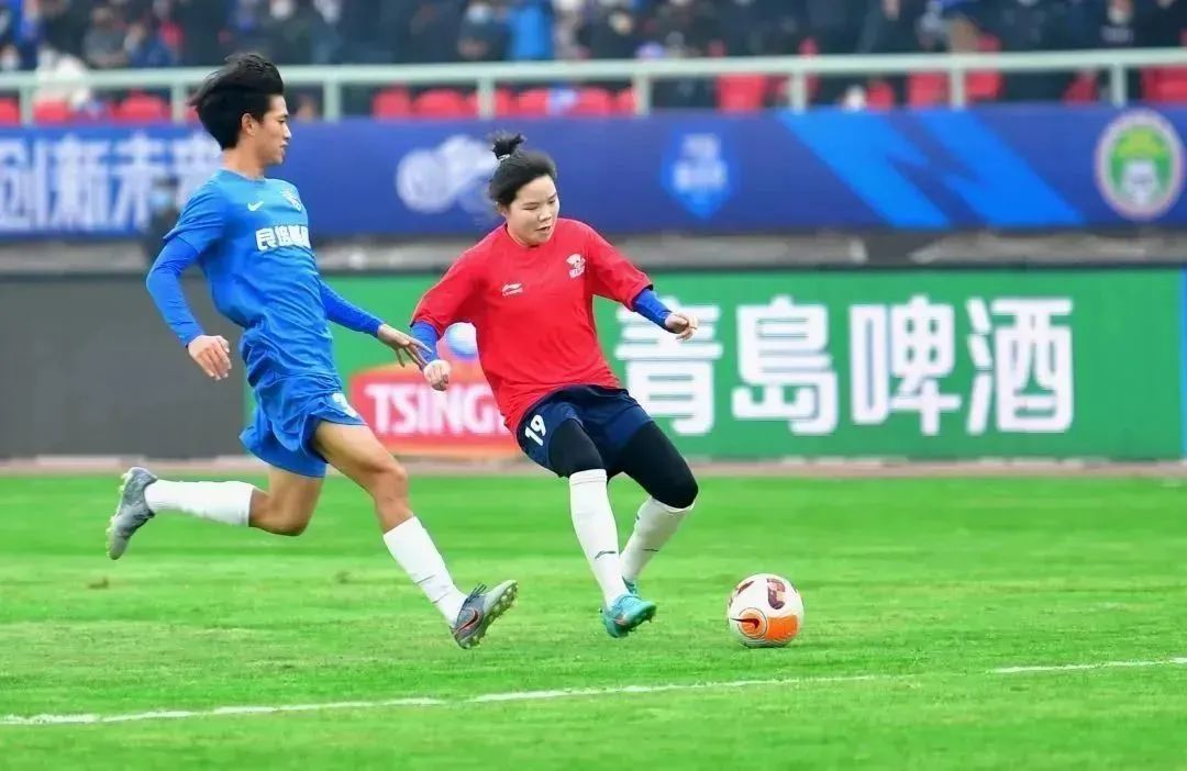 中超武汉三镇夺冠颁奖现场直播,武汉三镇2022中超夺冠之路