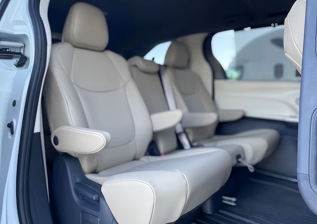 家庭用车买个二手还是新车,家庭用车几辆合适