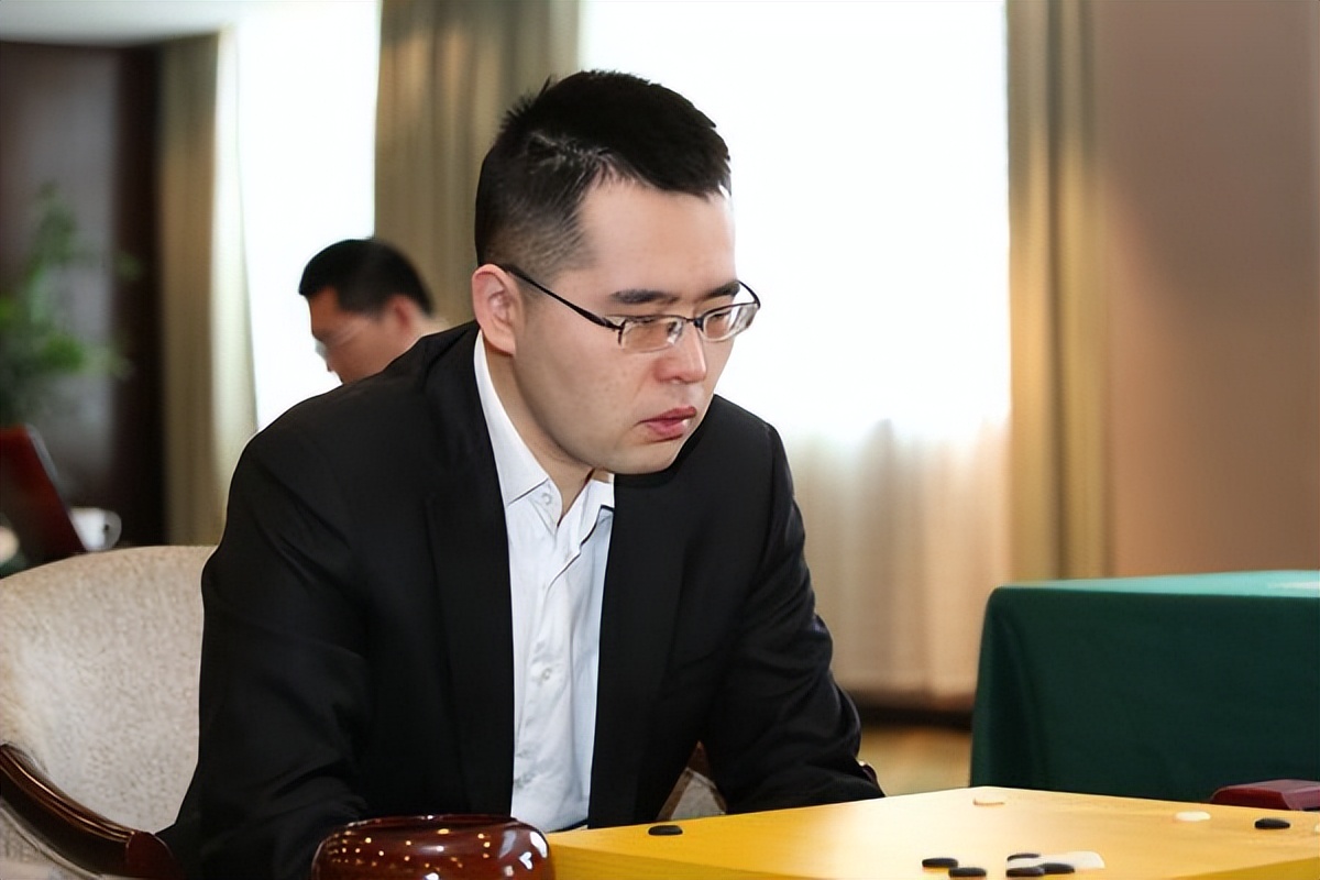 中国战胜韩队,韩国朴廷桓再次反超申真谞