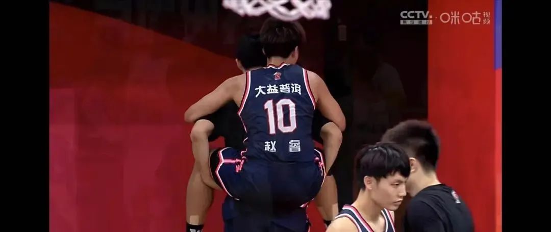 阿联为广东拼下最后的努力,阿联4强战广东队