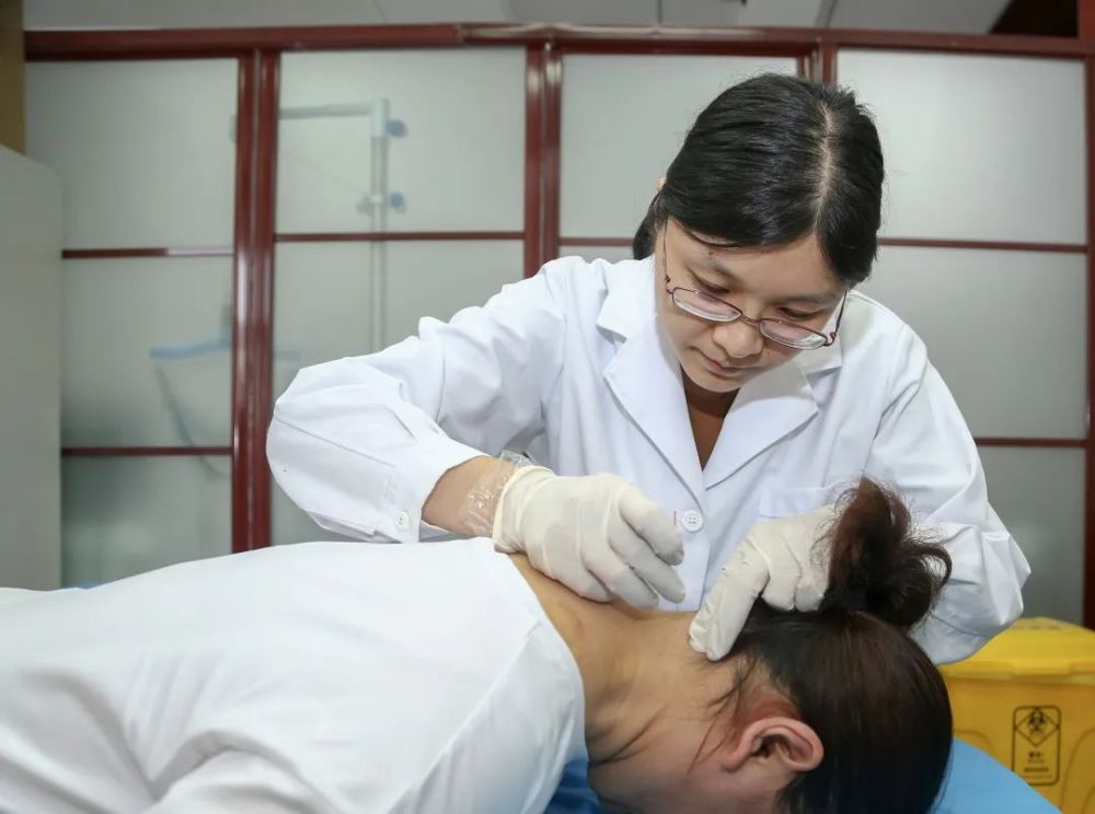 中医针灸治疗颈椎病原理,颈椎病针刀按摩针灸哪种方法好