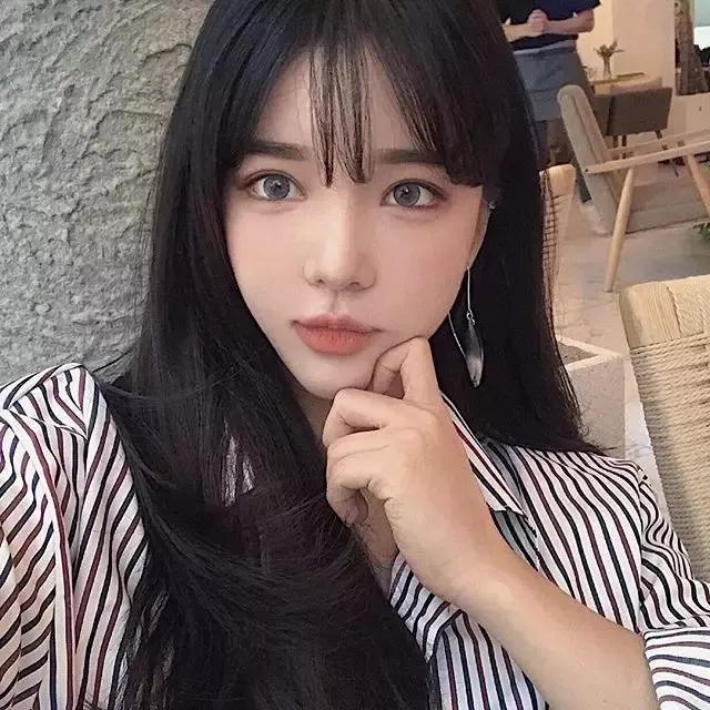 大脸妹子必选的三款发型,大脸额头窄适合什么发型