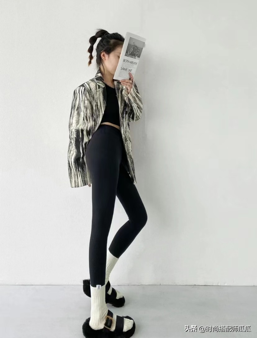 瑜伽裤的袜子穿搭,瑜伽裤怎么穿显腿好看