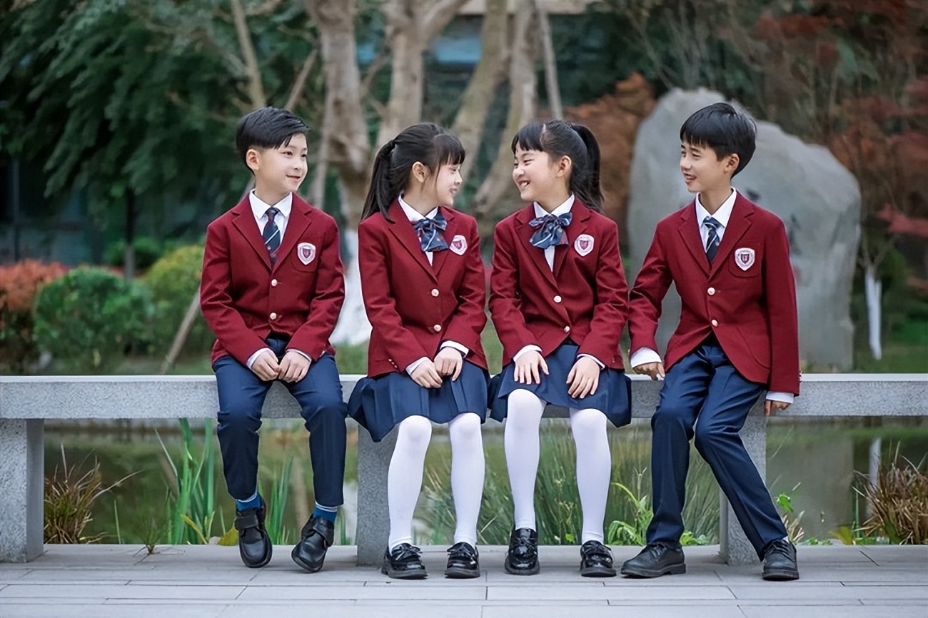 成都武侯外国语学校2022招生简章,2022年成都电子信息学校招生简章