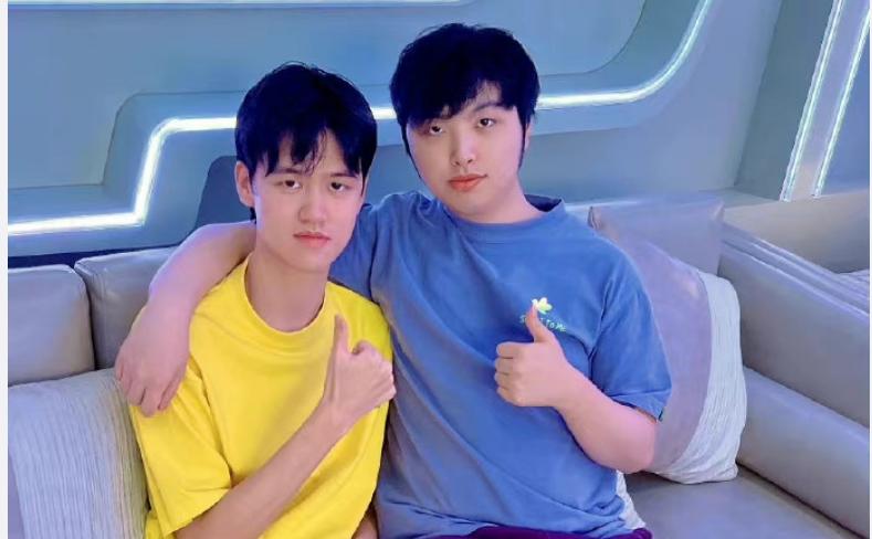 Alaln发文再怼网友，扬言冲击小明国榜，却因表情包暴露真实想法