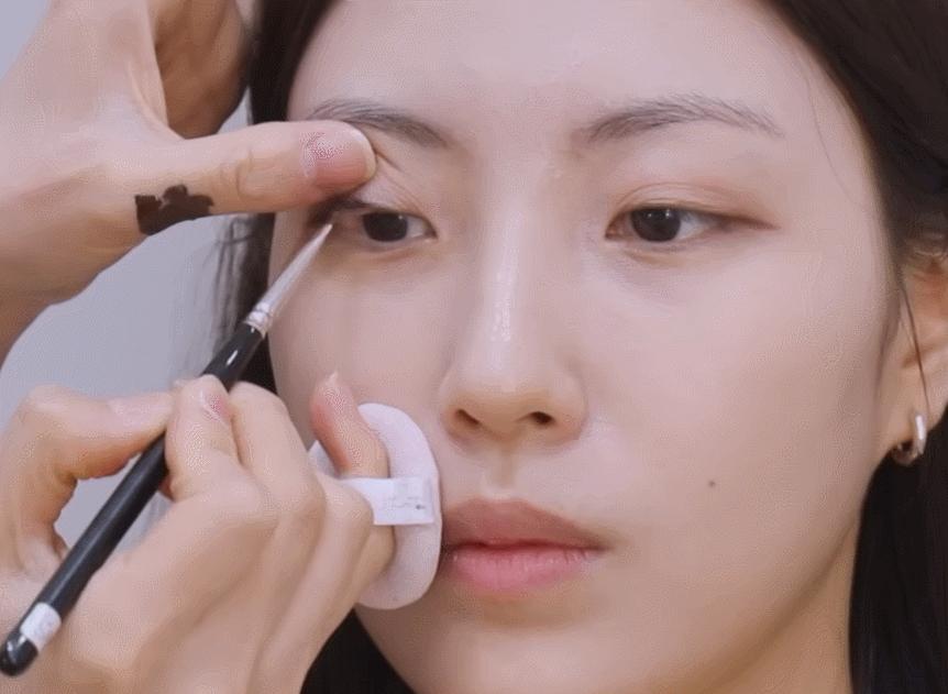 什么人不适合紫色眼影,什么样的人不适合画眼影