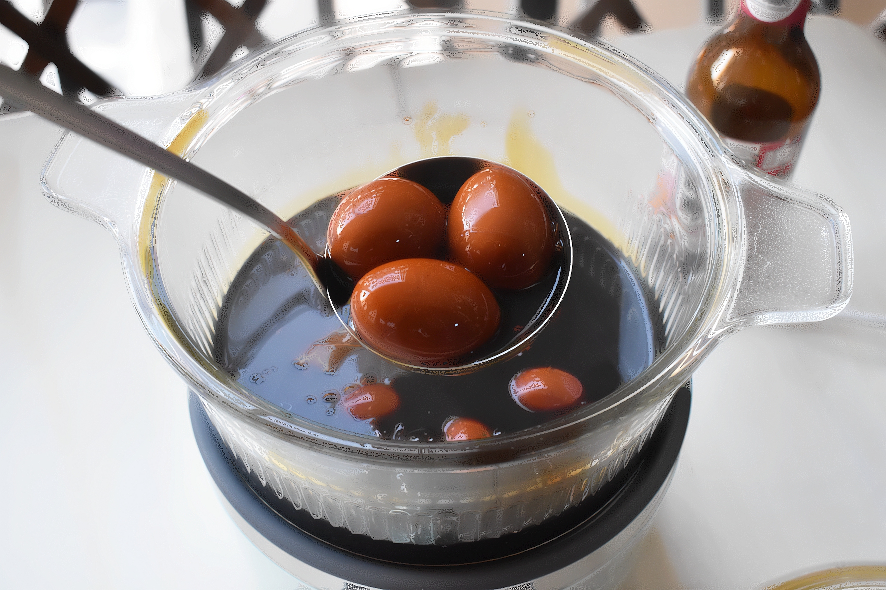 卤鸡蛋可以放在卤水里面泡一夜吗,卤鸡蛋可以一直在卤水里泡着吗