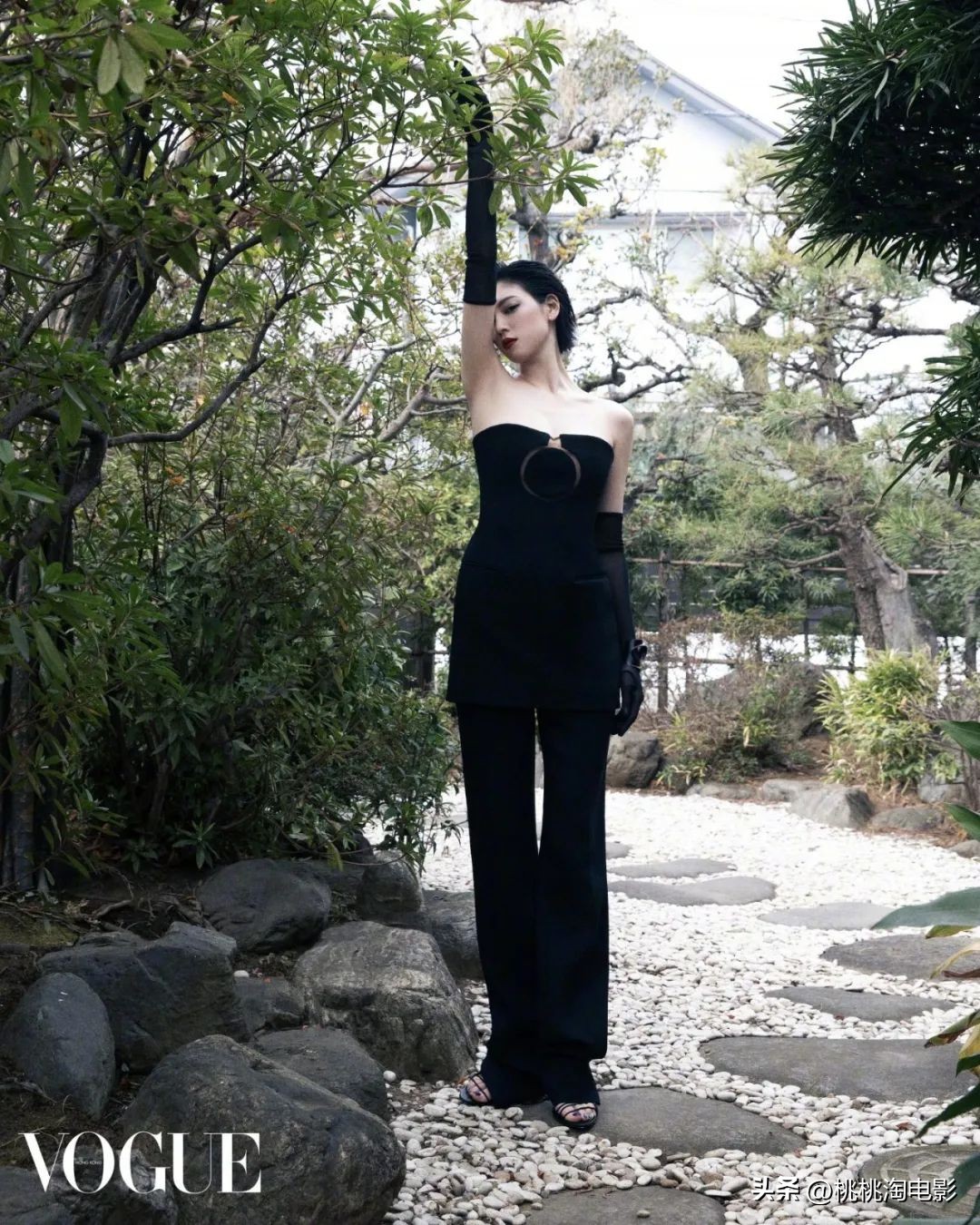 三吉彩花东京时装秀橙色外套,三吉彩花东京时装周原视频