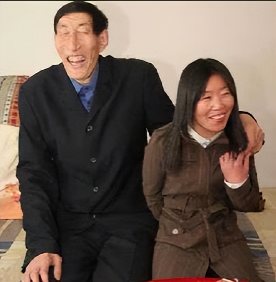 中国第一巨人鲍喜顺不听大夫劝告,中国第二巨人鲍喜顺身高