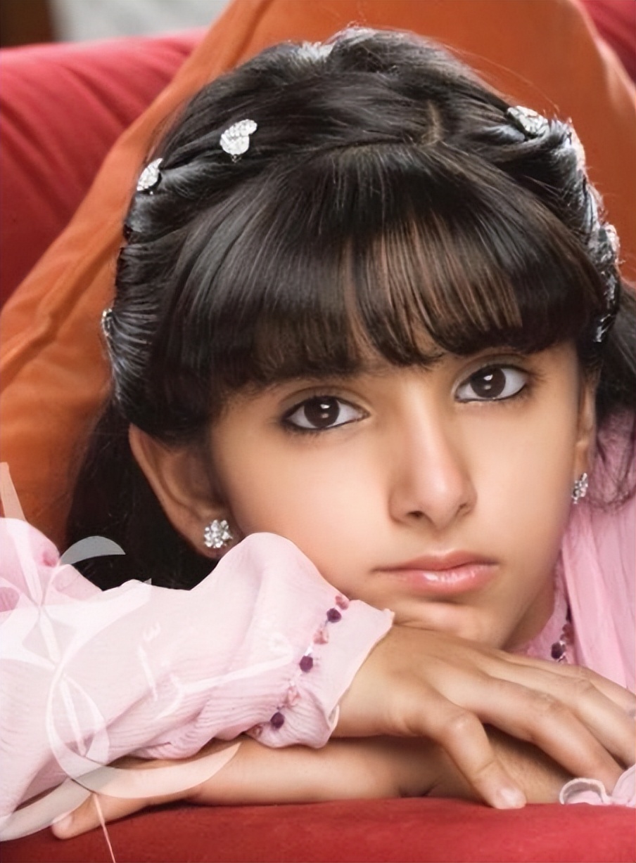 迪拜公主萨拉玛：美貌出众受国王宠爱，却被强行联姻沦为生育工具