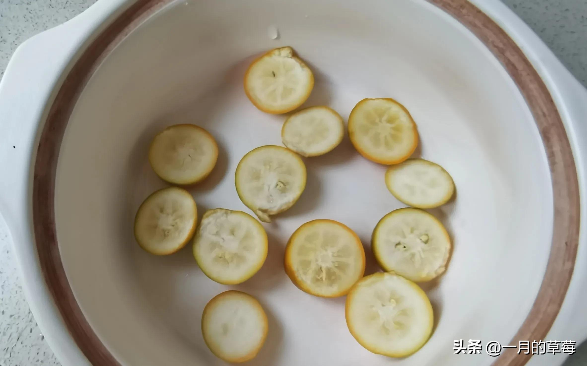 金桔梨子冰糖水有什么功效,咳嗽梨子金桔冰糖煮水的功效