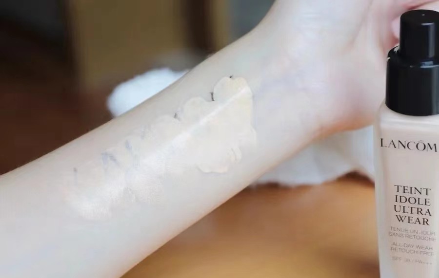 油皮粉底液推荐平价持久控油秋冬,粉底液干皮推荐妈妈款