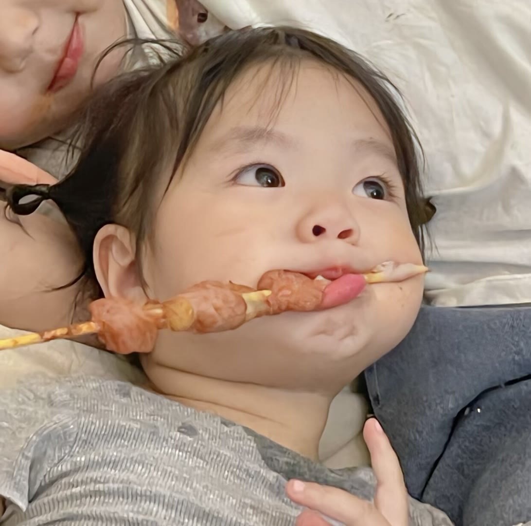 wechat可爱的壁纸,wechat真人头像可爱搞怪