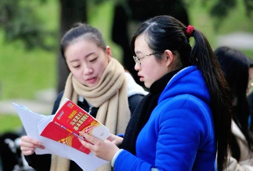 成功上岸继续读书,学硕和专硕哪个上岸容易