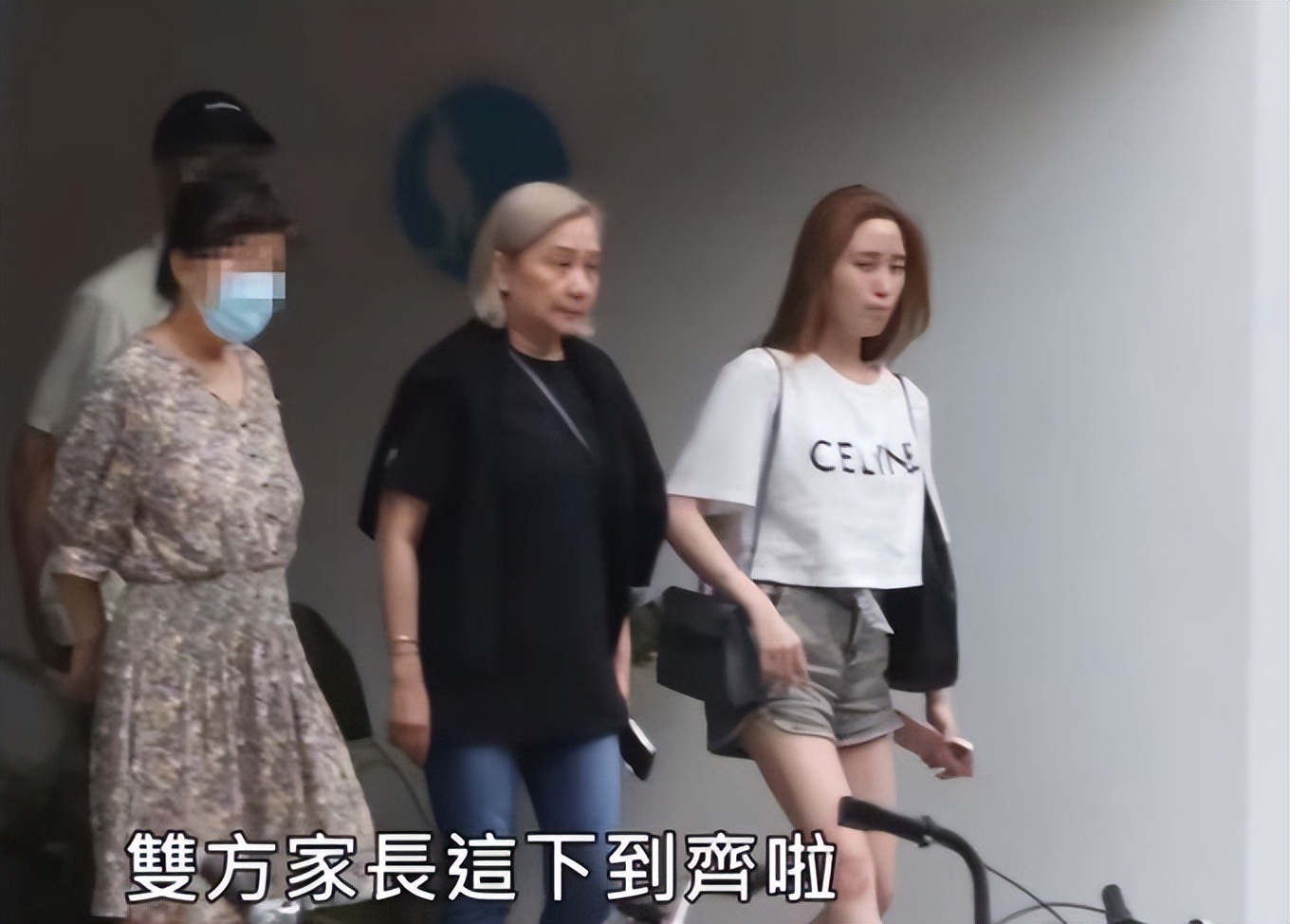 欧阳妮妮张书豪明年结婚？看成了林书豪结婚？欧阳妮妮泳装美照？