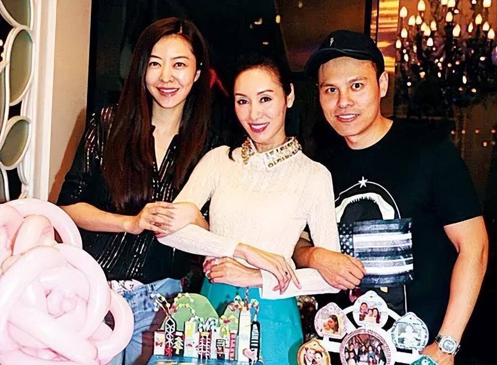 白富美家世显赫,9位娱圈消失的白富美