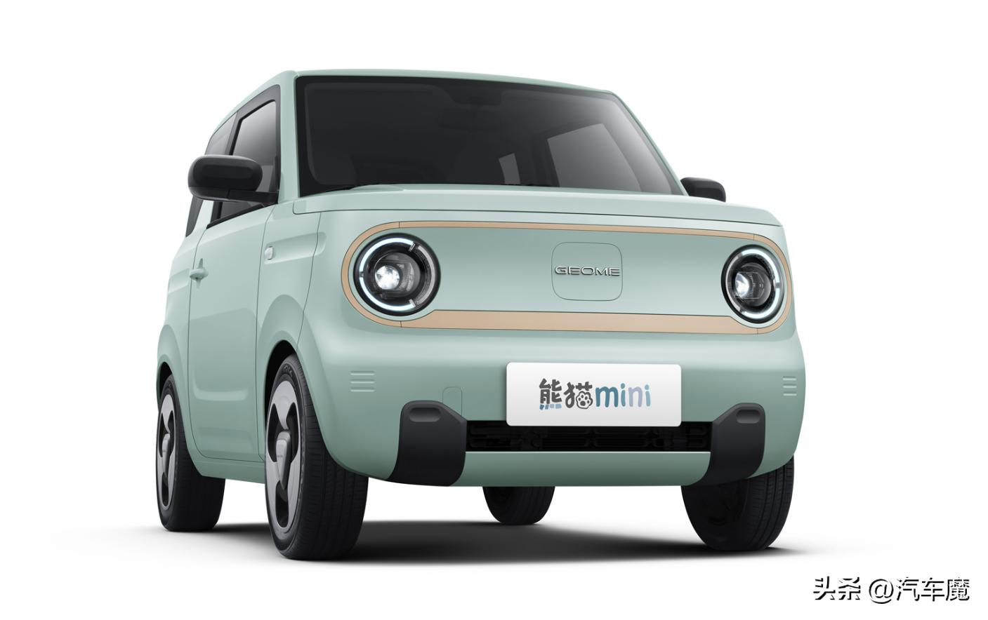 轻盈便携却续航强劲，熊猫mini电动车成为城市里的“机智熊猫”