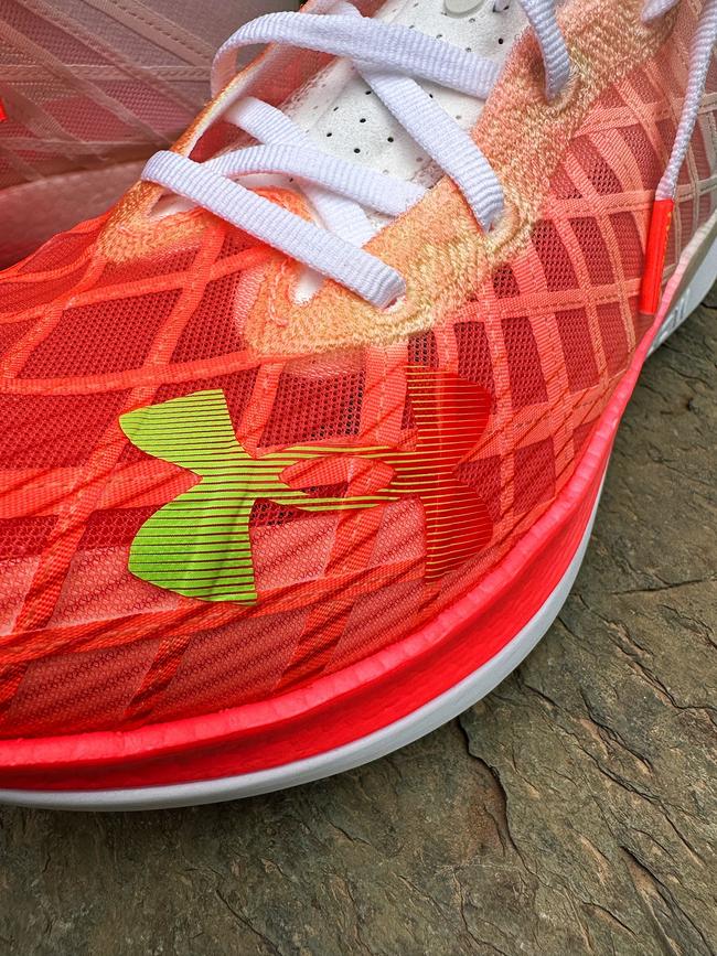 人生中的第一双碳板跑鞋怎么选,普通人也能驾驭的碳板跑鞋