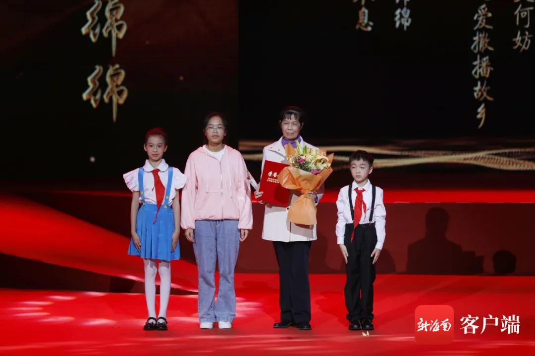 满满的感动夜空中最亮的星朗诵,满满的感动特别暖心