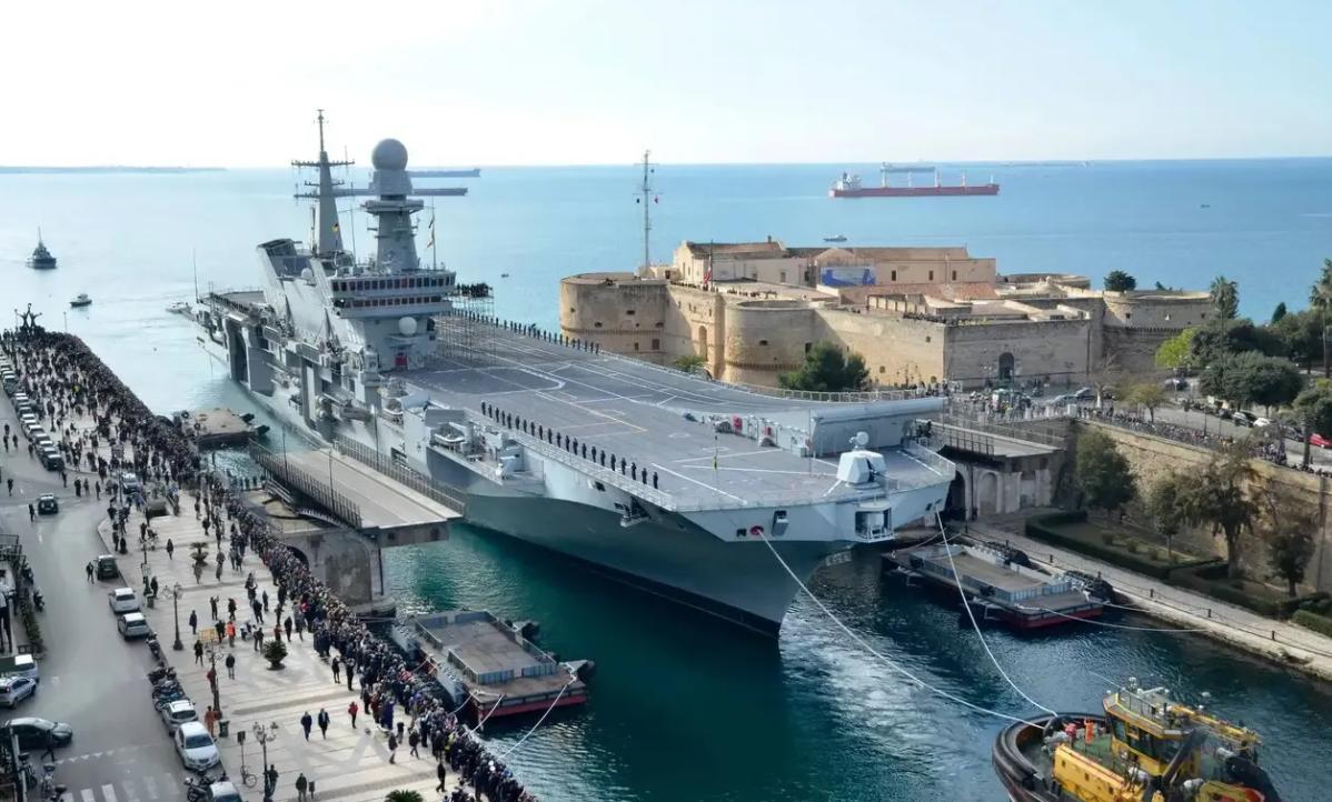 日本出云号和中国075哪个吨位大,日本出云号服役