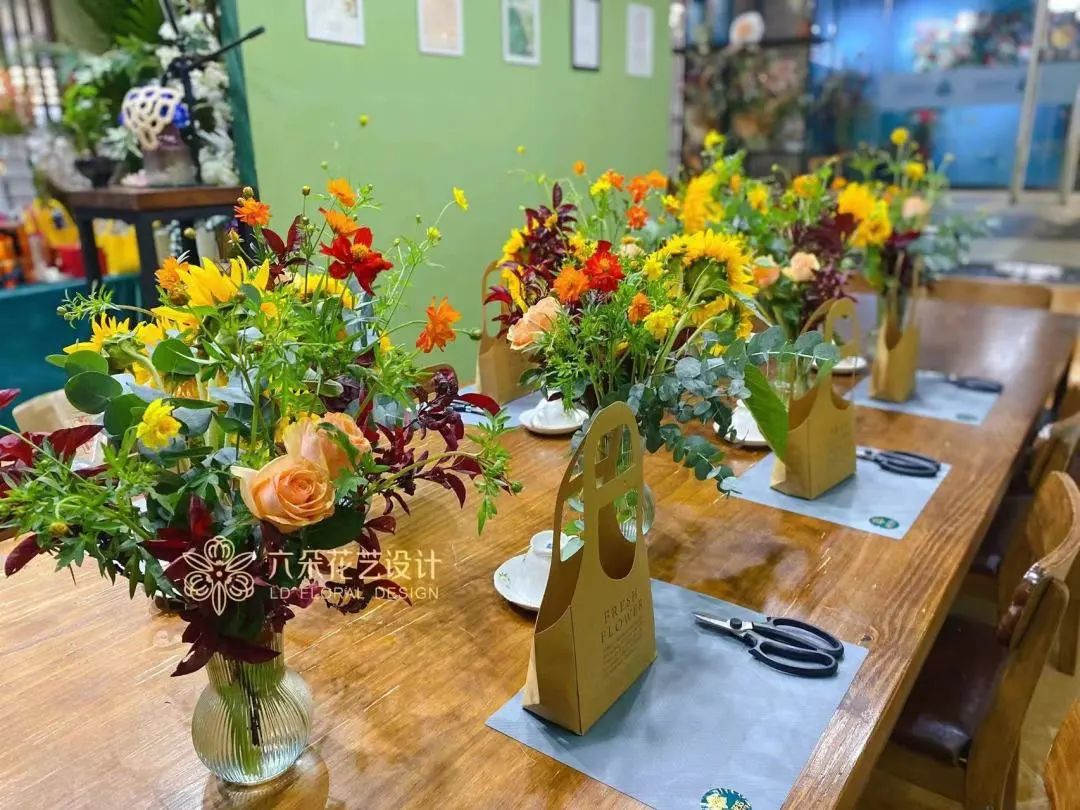 今年3.8节，这三家花店沙龙为何生意火爆？