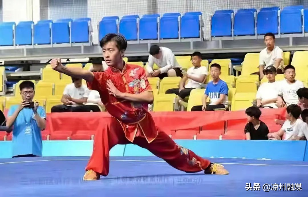 争金夺银争先进位,激情迸发运动会精彩纷呈