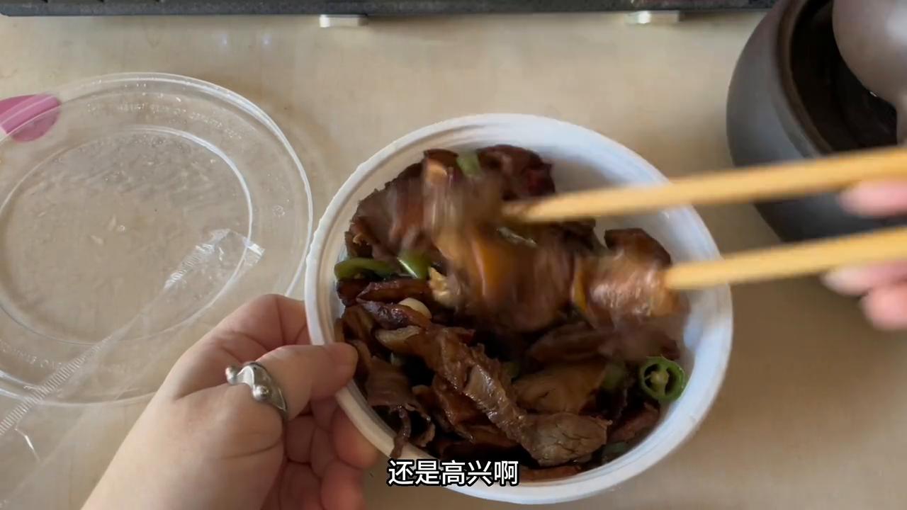 缩小毛孔有小黑毛的最好方法,毛孔里的小黑毛