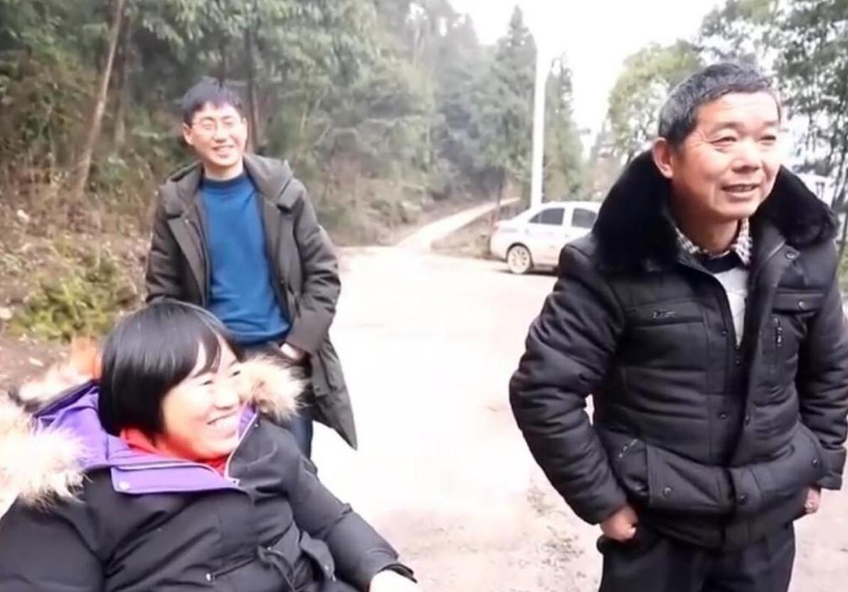 女儿结婚途中遇车祸，隐瞒26年未回娘家，男子做了26年未婚夫