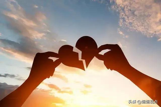 刚表白后，你却对别人含情脉脉