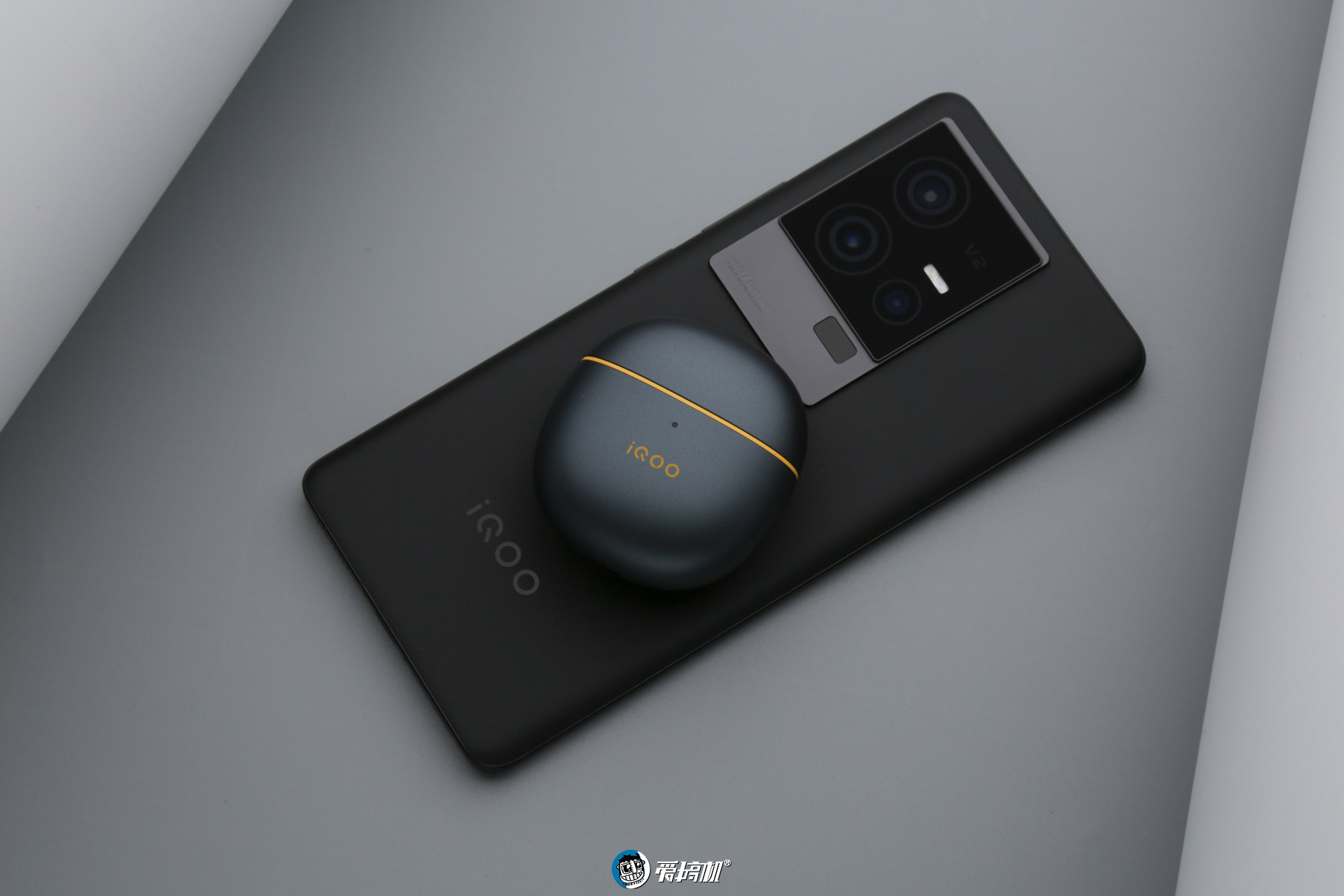 竟然还挺彳亍，iQOOTWSAirPro半入耳降噪耳机体验